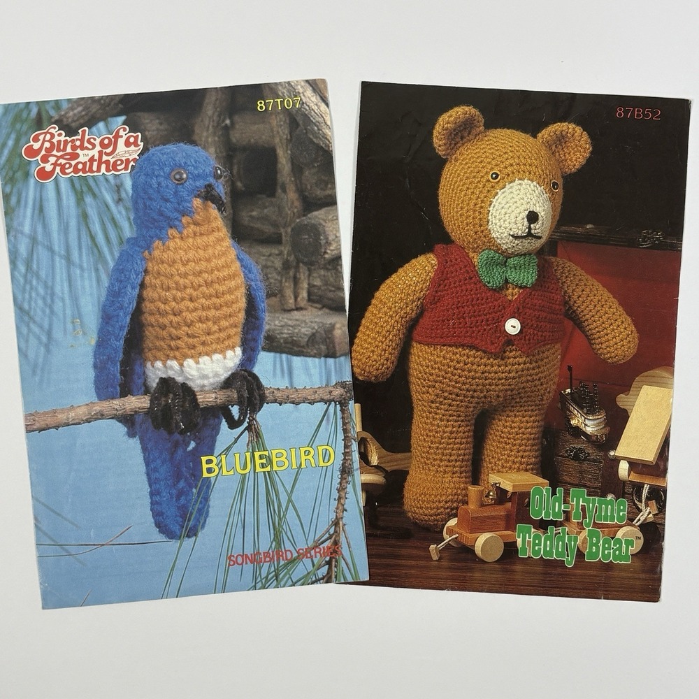 Lot 2 Annie's Attic Bluebird Old Tyme Teddy Bear Vintage‎ Crochet Pattern Book